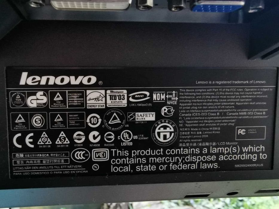 Monitor Lenovo 19" - 1440x900 - 60/75Hz