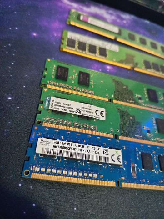 Vand memorie RAM lot sau la bucata