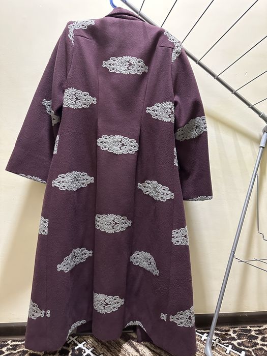 2 ta yangi palto sotiladi