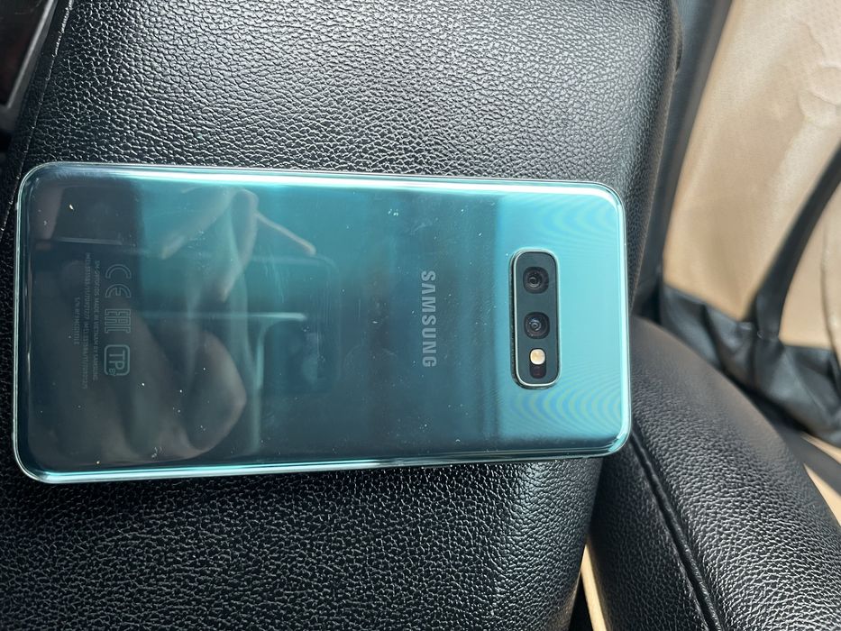 Продам самсунг s10е