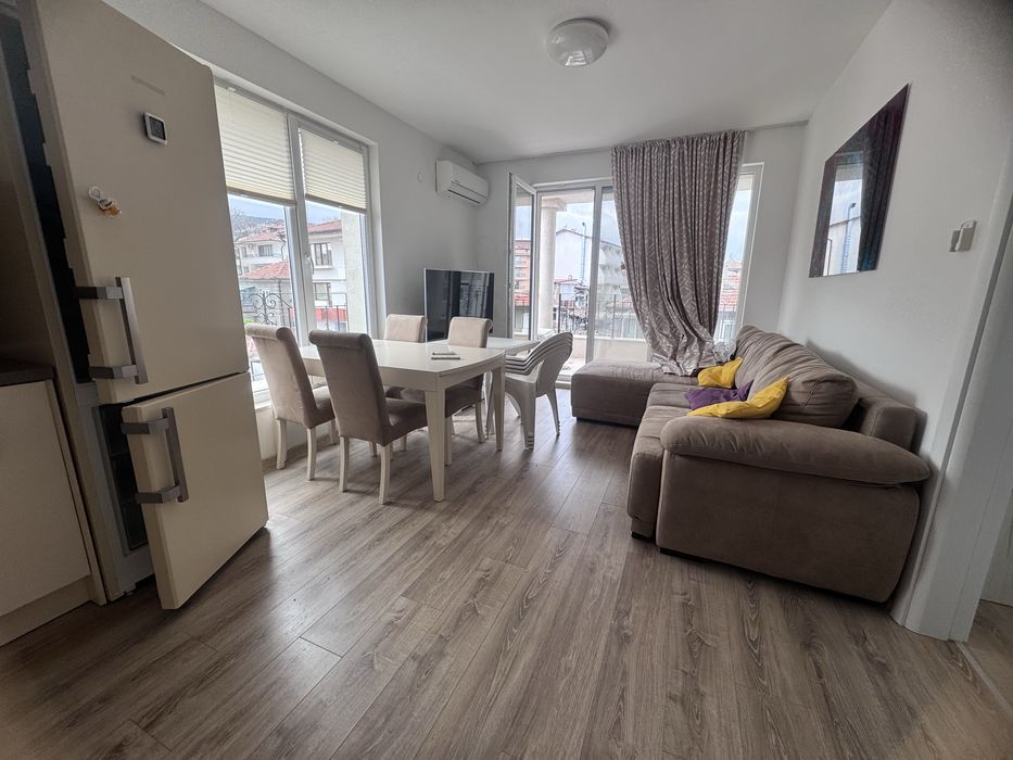 Продава се Двустаен апартамент в Обзор - 65 кв.м за 1770 €/кв.м - Снимка #1