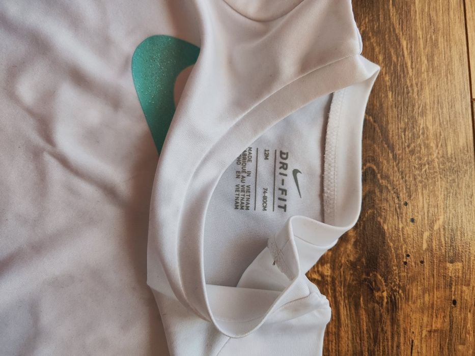 Адидас комплект за 12месечно бебе