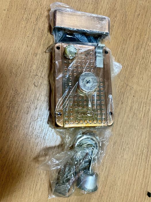 Замок накладной (Россия)