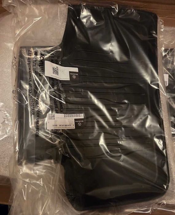 Всесезонни стелки за пода Dynamic Lines - Mercedes GLC x254 само задни