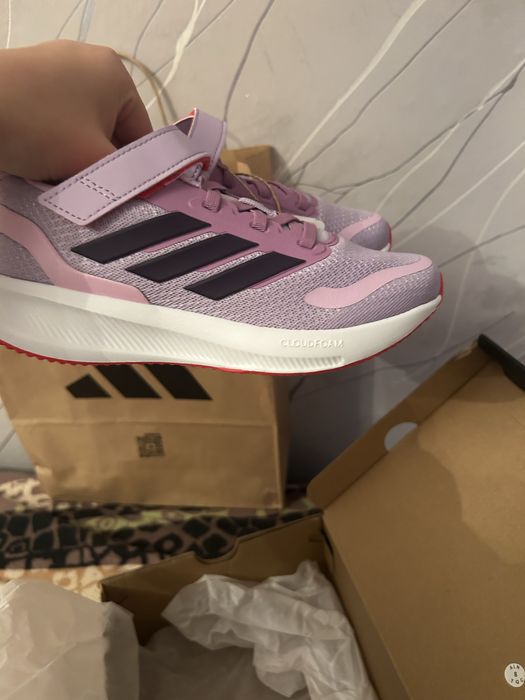 Новая обувь, адидасс