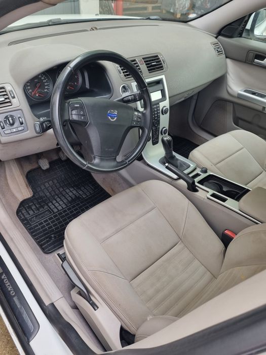 VOLVO V50 2011 — imagine 5