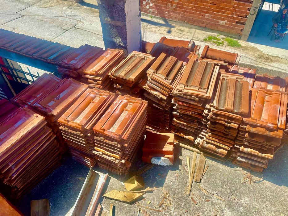 Продавам керемиди Младост като нови!