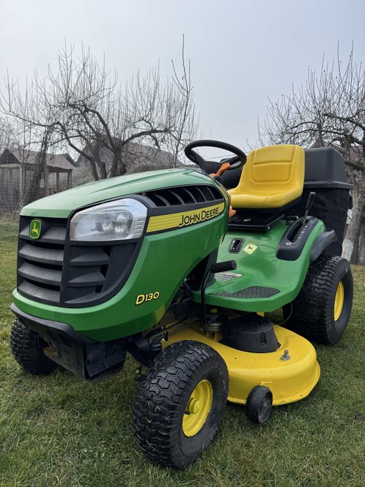 John Deere tractoare de gazon