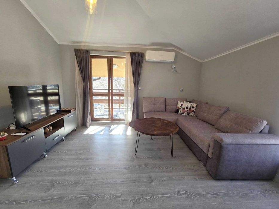 Продава се Двустаен апартамент в Разлог - 71 кв.м за 575 €/кв.м - Снимка #2