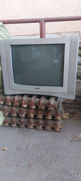 Телевизор на запчасти