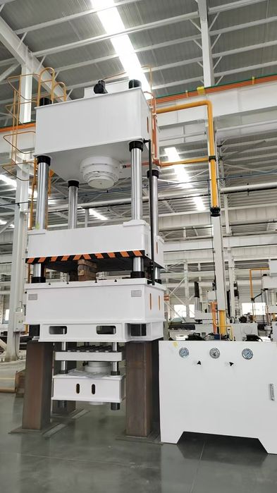 Продается срочно Станок Пресс формы 500 тонн давления новый масло