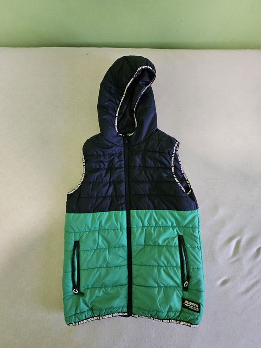 Vesta baieti varsta 9-10 ani