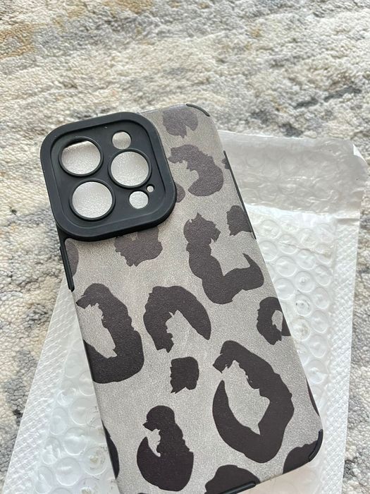 Продам остатки чехлов на айфон