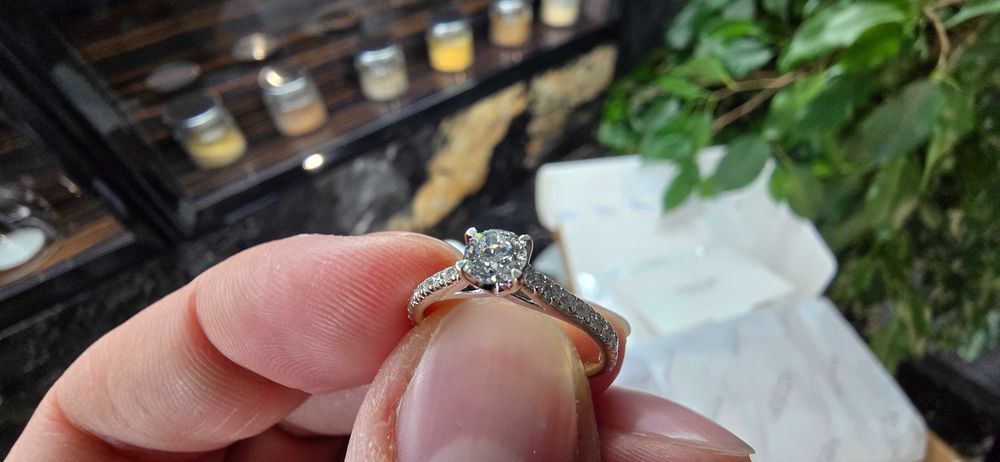 ГОДЕЖЕН ПРЪСТЕН С 21 ДИАМАНТА