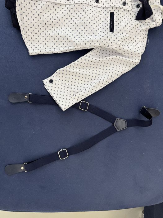 Тъмно син костюм за бебе