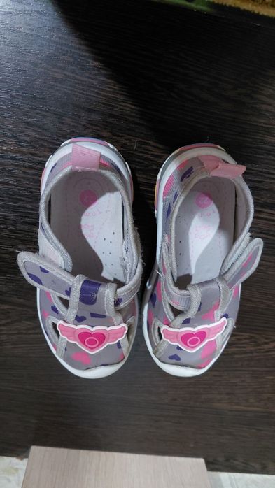 Сандалии на девочку
