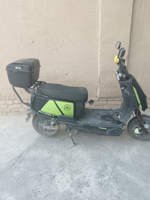 Скутер мопед  электрони