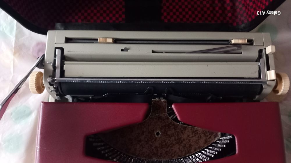 Пишеща машина кирилица