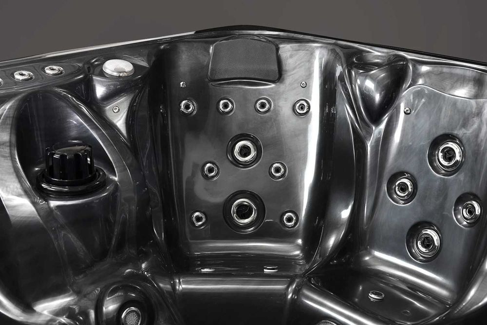 6-местно хидромасажно джакузи HT-01