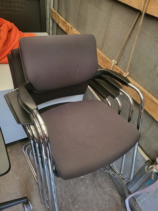 Se vinde scaune urgent