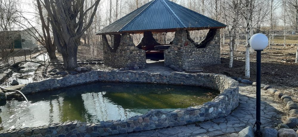 Водопады, фонтаны с бассейном ,искусственные водоёмы,  пруды