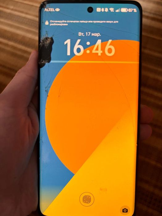 Honor X9b, с пятном и трещина и, на работу не влияют!