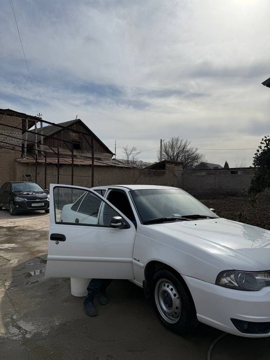 Nexia 2 sotiladi srochniy