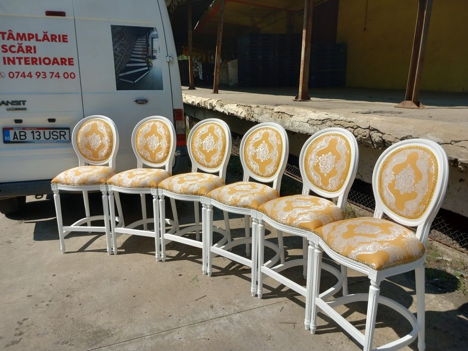 Retapitat canapele coltare scaune usi birouri etc.