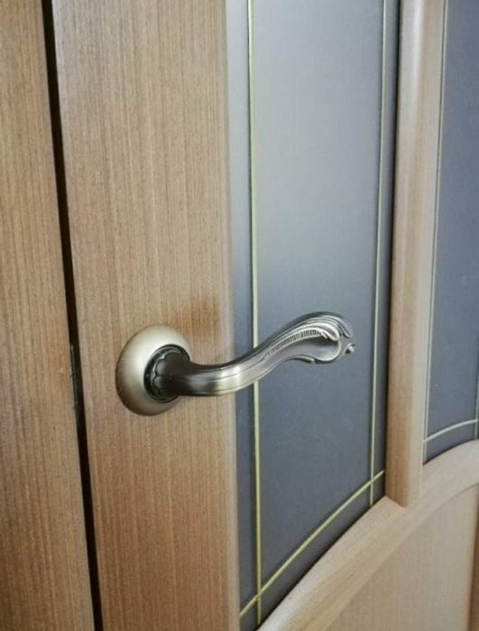 Установка дверей профессиональная