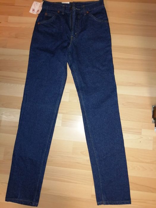 Pantaloni foarte ieftini