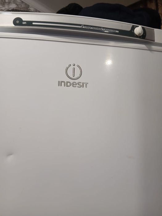 Холодильник Indesit