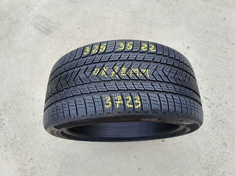 O anvelopa iarna 325 35 22 pirelli scorpion winter
