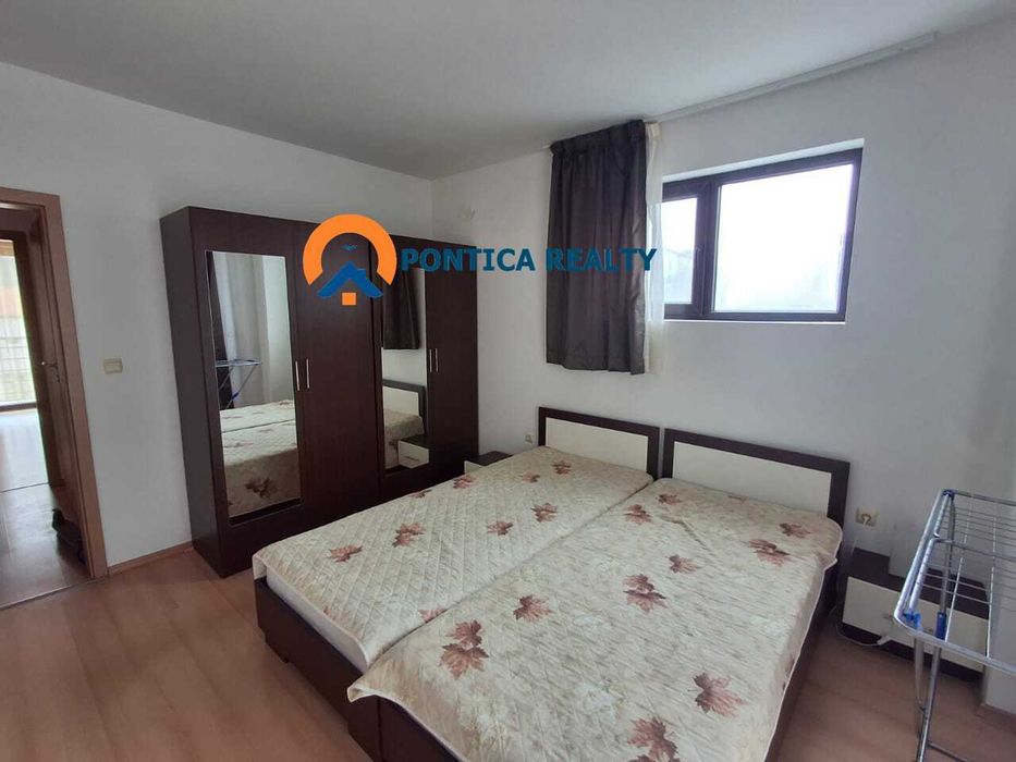 Тристаен с гледка море в Свети Влас