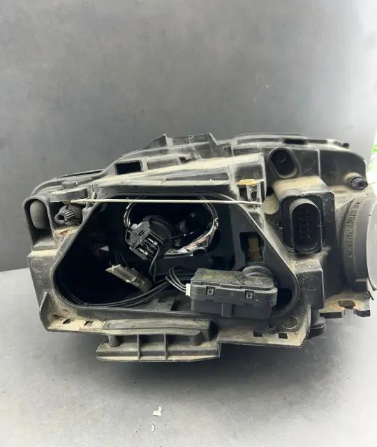 Far stanga cu Xenon 8TO941003AB 8TO941003AB Audi A5 2009