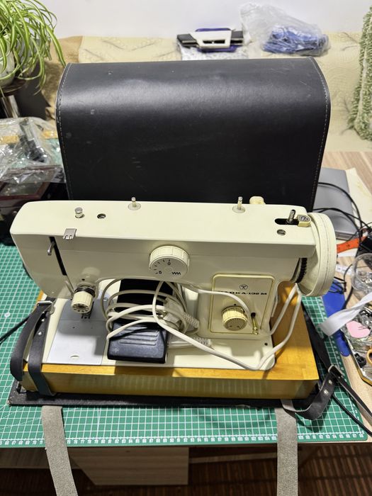 Швейная машинка Чайка