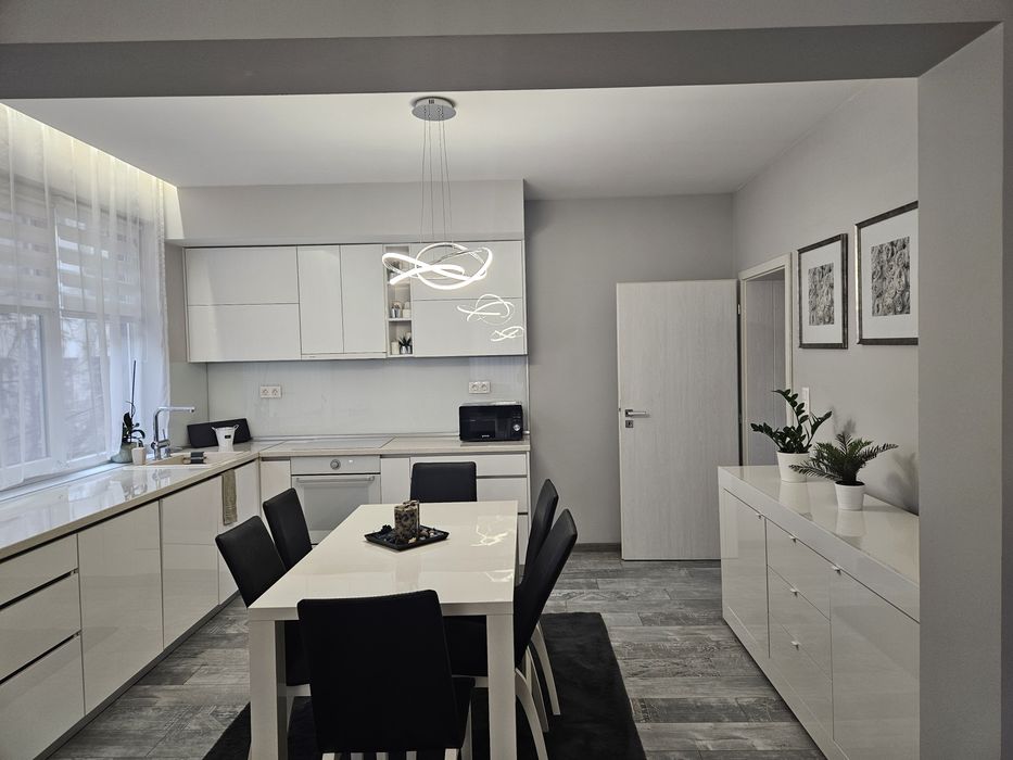 Луксозен етаж от къща под наем