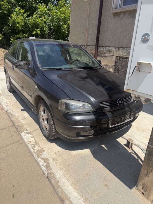 Opel Astra 1.6_16V  ZA CHASTI !!!