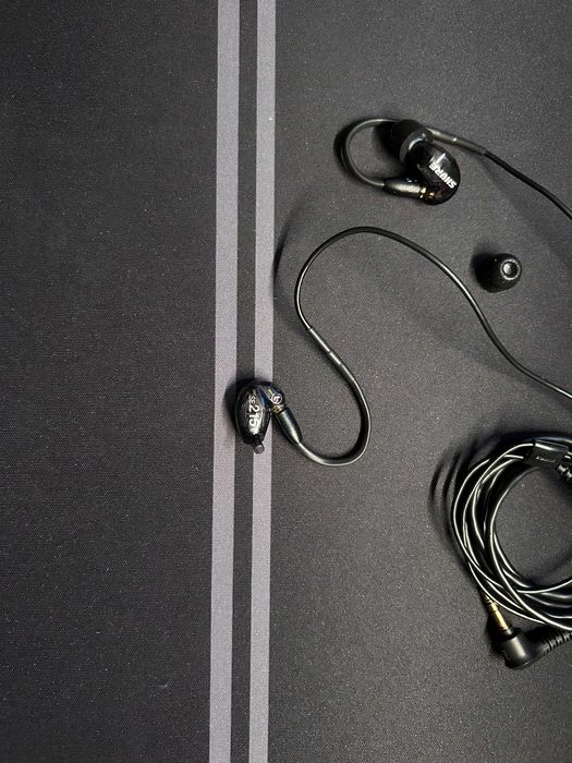 Căști Shure SE215 BK (negre) + husă + accesorii – stare foarte bună