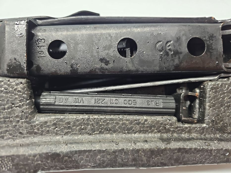 Set cric si cheie Volkswagen Golf 7 (5G) [Fabr 2014-prezent] 5G001211