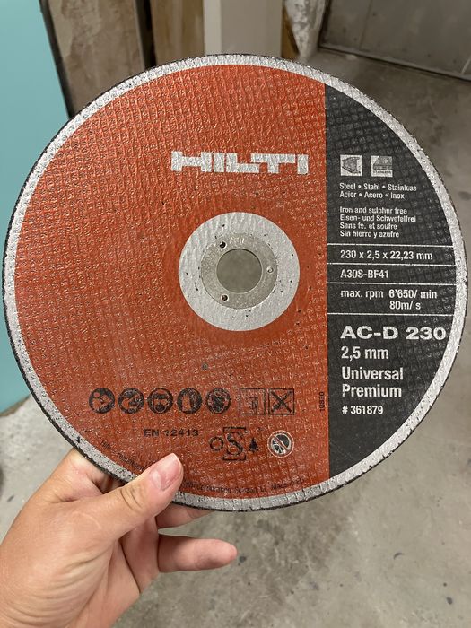 Остатъчни неща от ремонт :) Кабели, первази, мазилки, бои