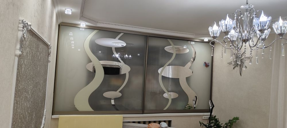 Отдам даром зеркальные, раздвижные двери
