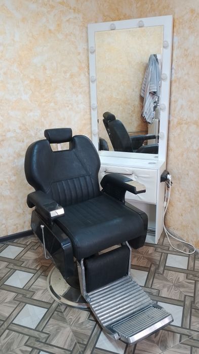 Срочно продадим салонный мебель