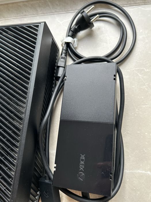 Xbox One 1TB | Controler inclus | Stare foarte bună