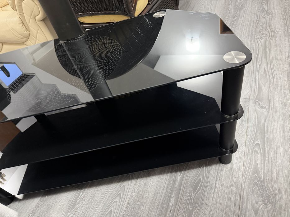 Masa de tv din sticla