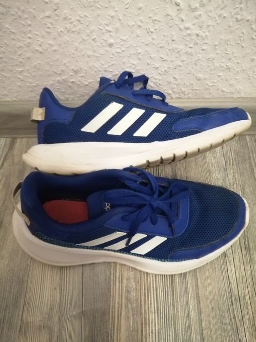 Маратонки адидас