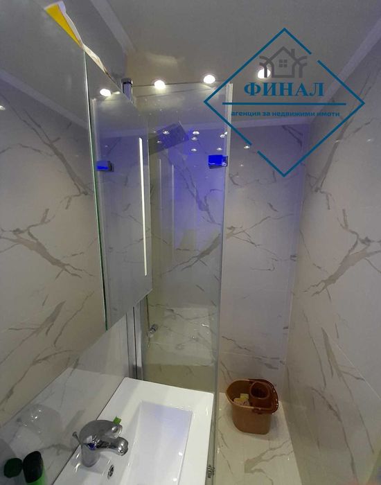 Продава се Двустаен апартамент в Шумен, Добруджански - 68 кв.м за 2025 €/кв.м - Снимка #2