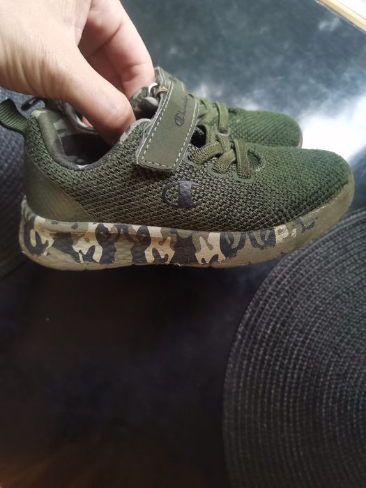 Adidasi Champion ca noi