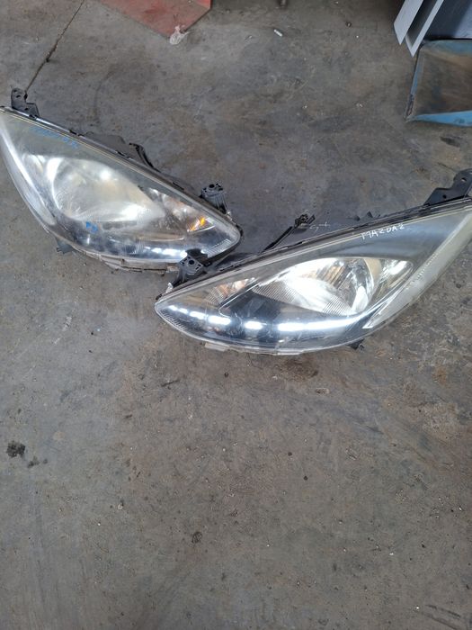 Faruri mazda 2 2007-2015