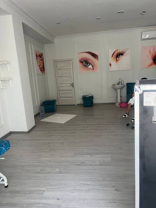 Аренда здание 1-2 этаж 24/7 доступ Вдоль дороги отдельный вход/выход