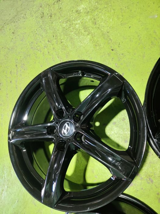 17 5x114.3 Hyundai Kia лети джанти 5х114.3 черни